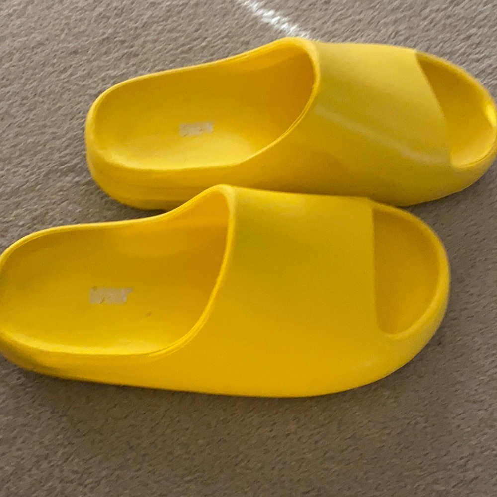 Woman’s slip on slides